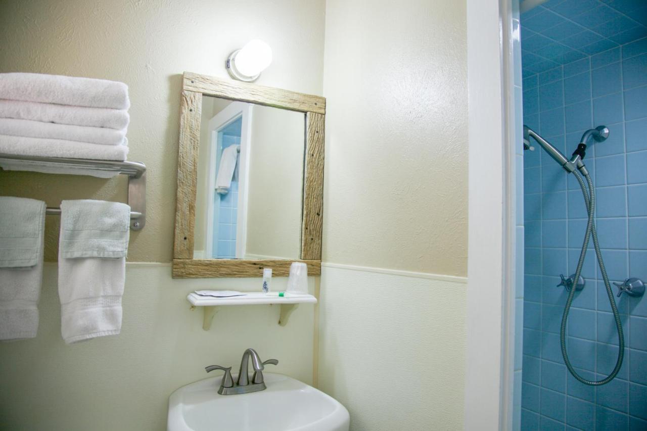 Shiner Country Inn Екстер'єр фото