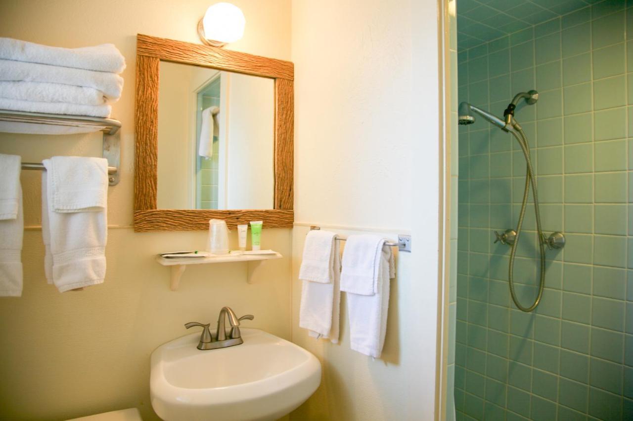 Shiner Country Inn Екстер'єр фото