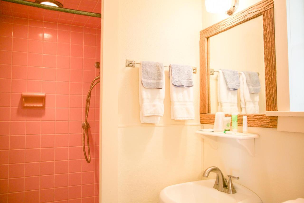 Shiner Country Inn Екстер'єр фото